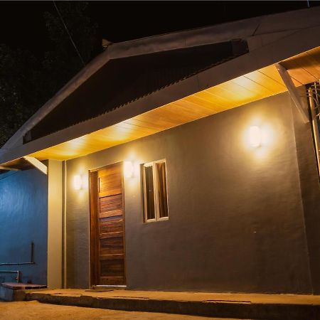 B&B Backpackers Coron Exterior foto