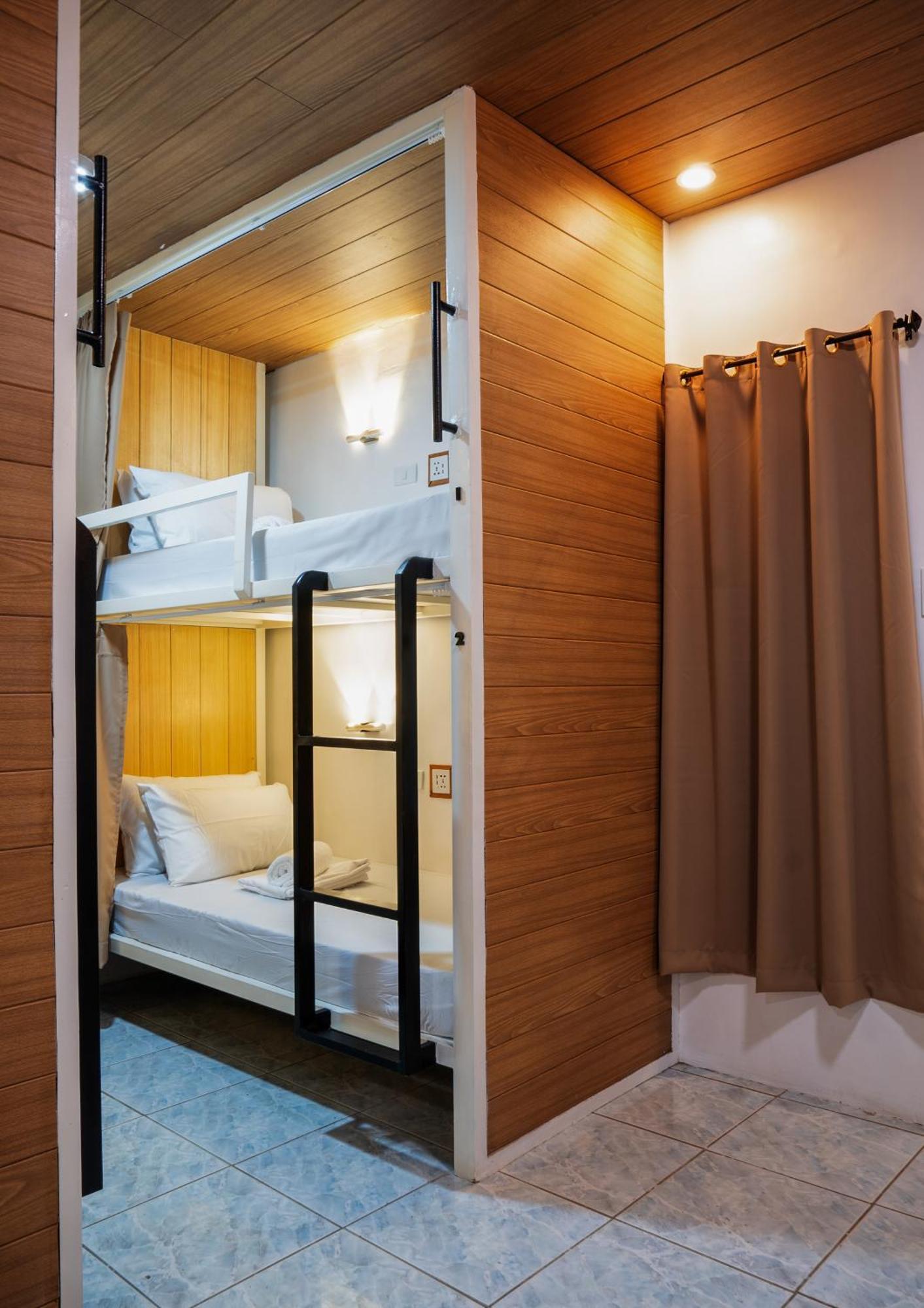 B&B Backpackers Coron Exterior foto